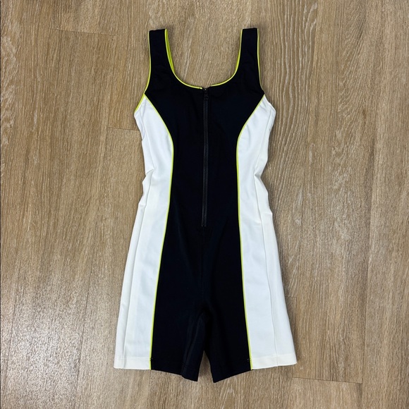 GiGi C Lacey Theo Romper One Piece Swimsuit Surf Suit Jumpsuit size Small - Picture 4 of 10